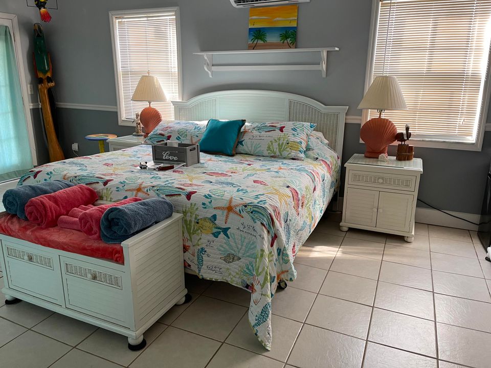 For Sale: $279,900 (2 beds, 2 baths, 1577 Square Feet)