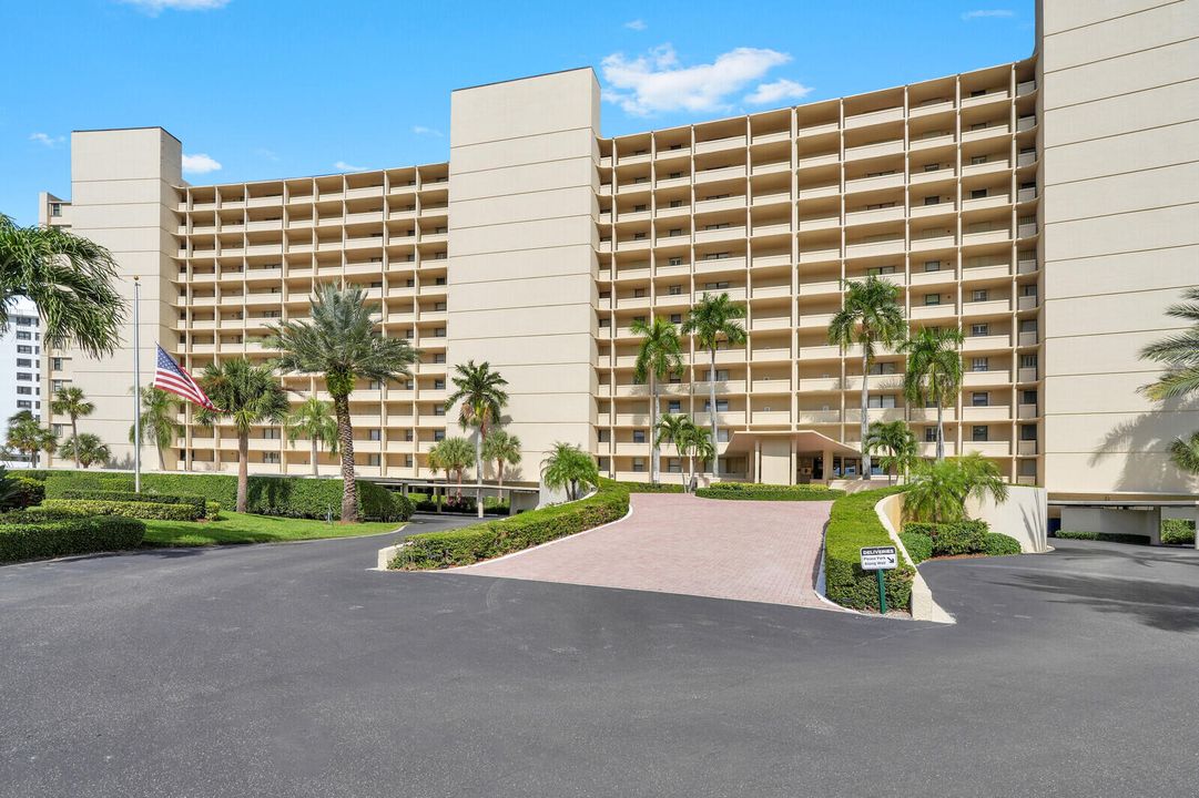 待售: $384,000 (1 贝兹, 1 浴室, 996 平方英尺)