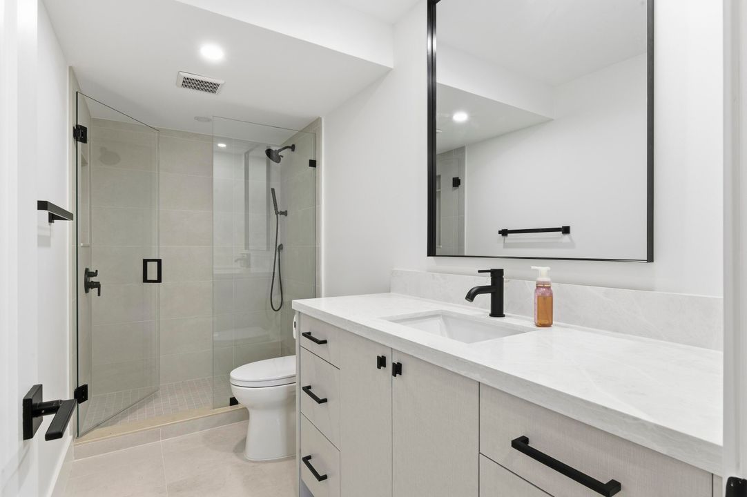 For Rent: $2,600 (1 beds, 1 baths, 673 Square Feet)