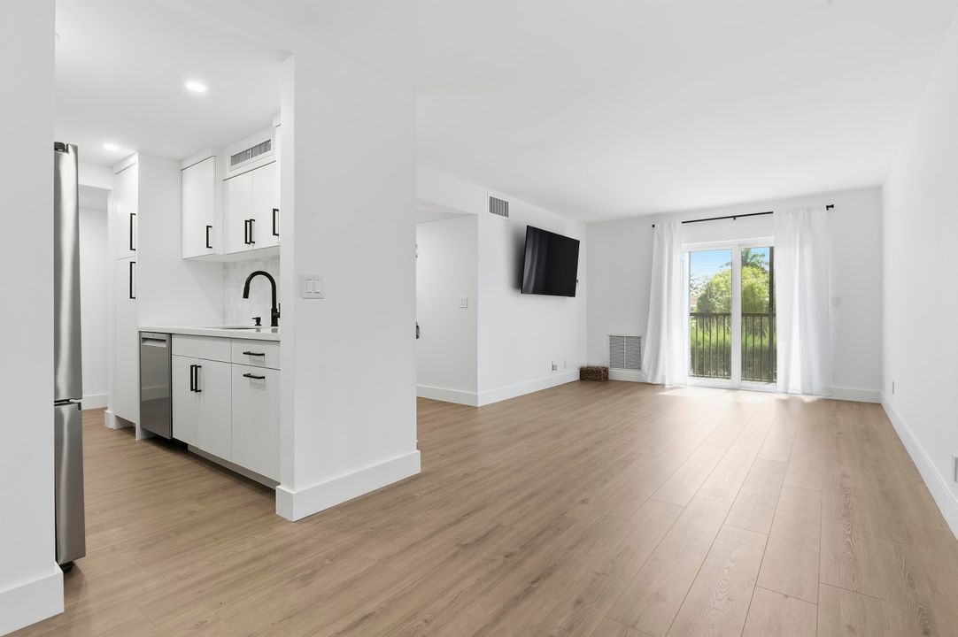 For Rent: $2,600 (1 beds, 1 baths, 673 Square Feet)