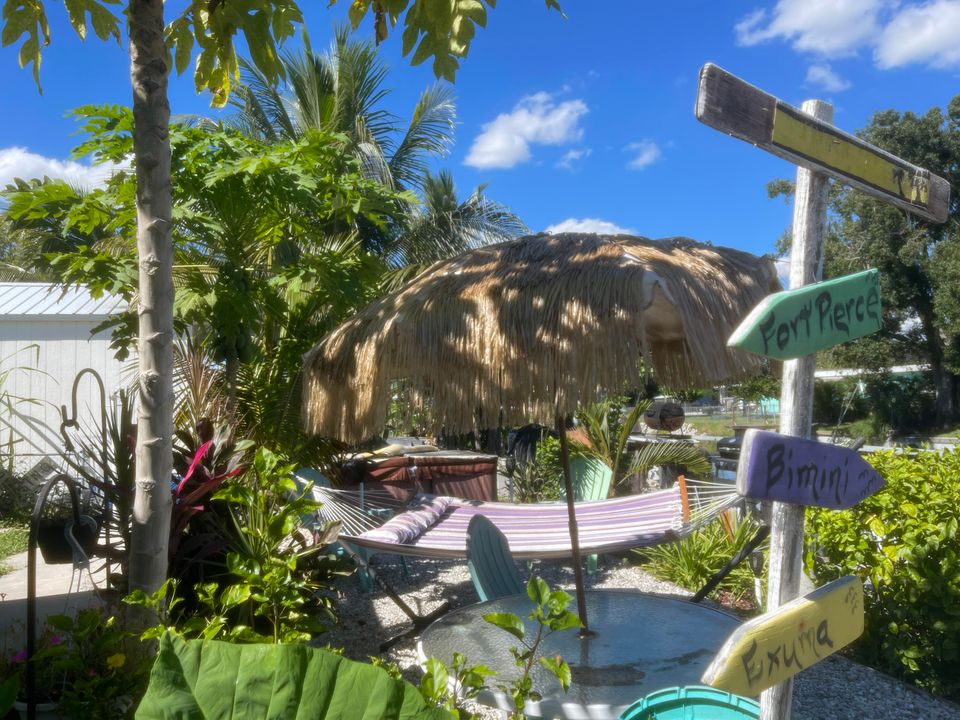 For Sale: $279,900 (2 beds, 2 baths, 1577 Square Feet)