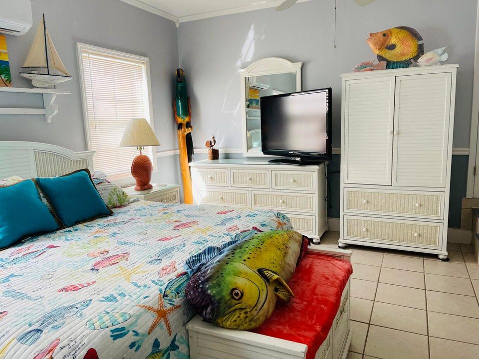 For Sale: $279,900 (2 beds, 2 baths, 1577 Square Feet)