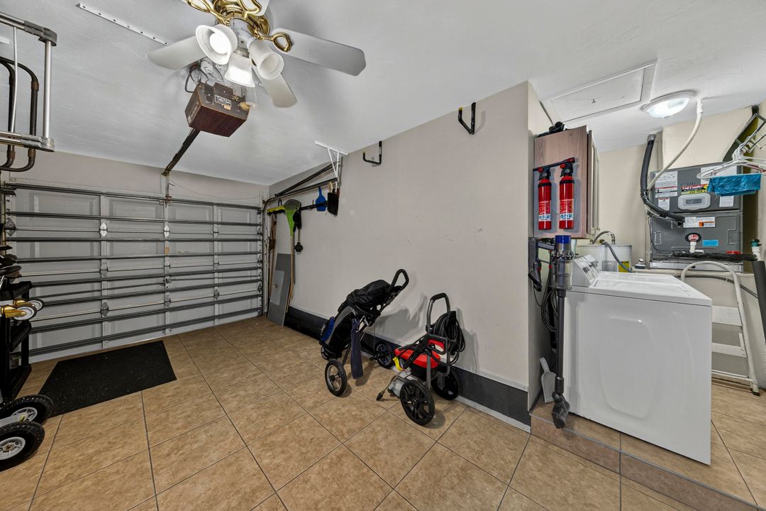 Active With Contract: $299,000 (2 beds, 1 baths, 1395 Square Feet)