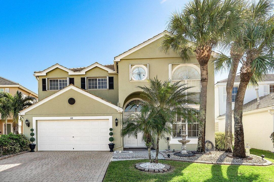 For Sale: $749,900 (4 beds, 3 baths, 3033 Square Feet)