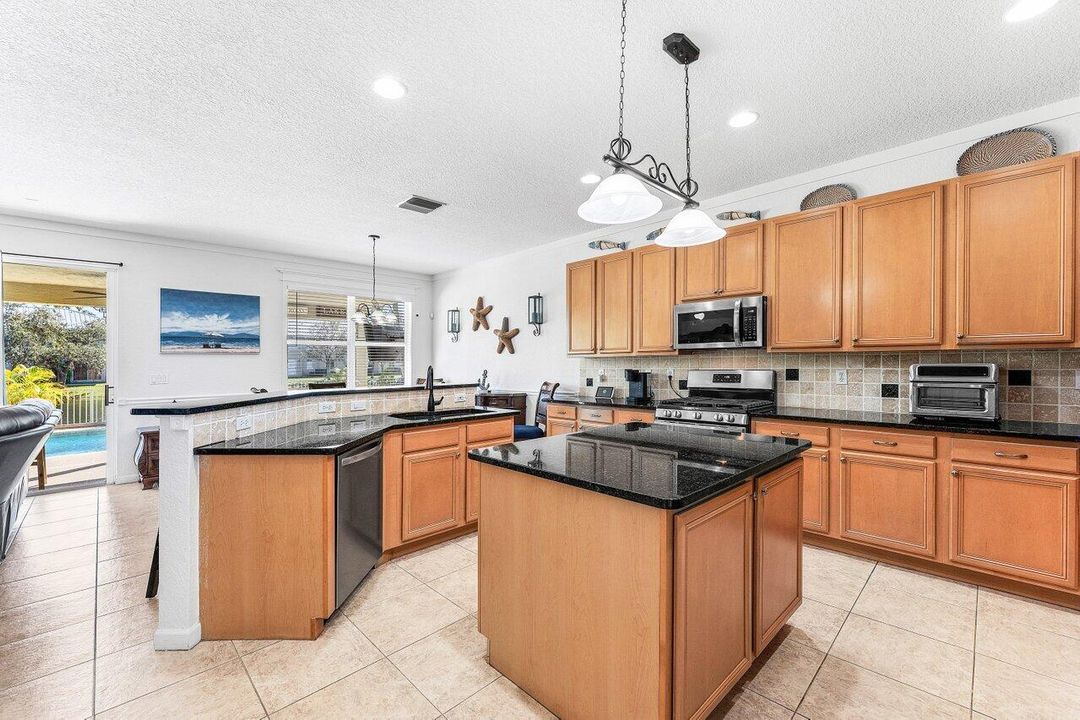 For Sale: $749,900 (4 beds, 3 baths, 3033 Square Feet)