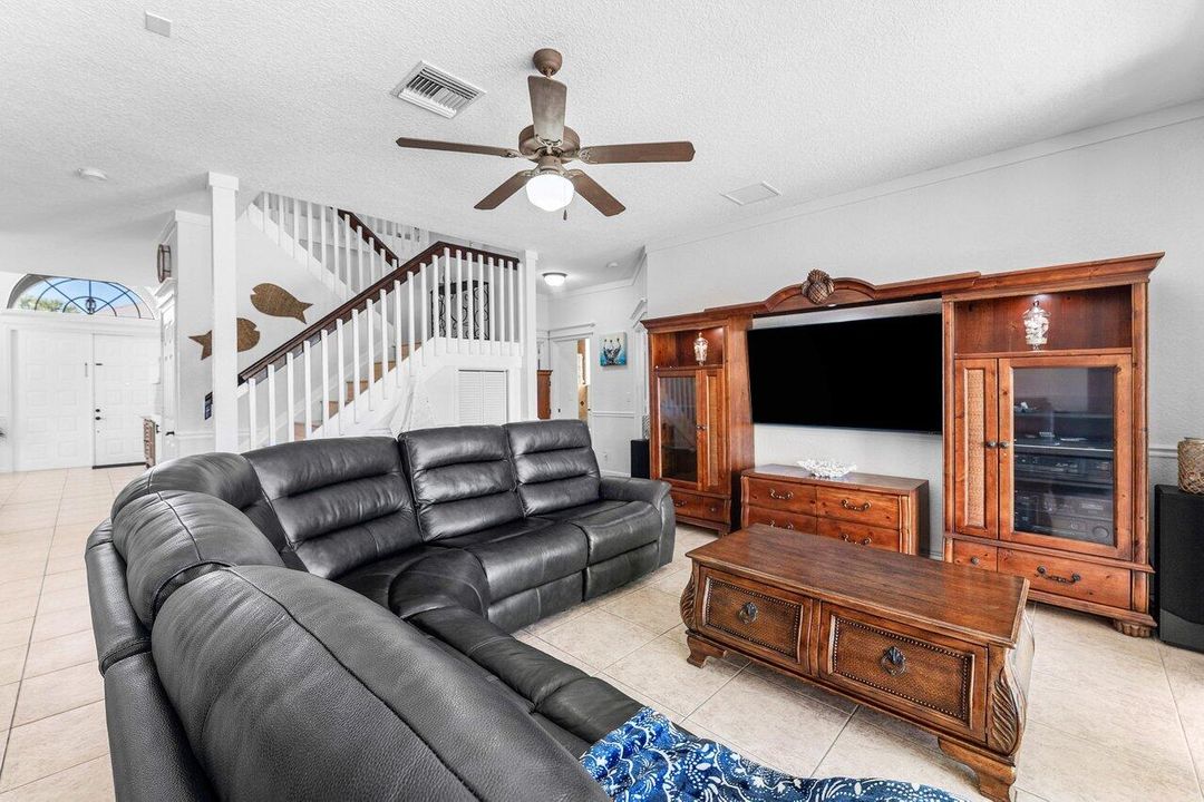 For Sale: $749,900 (4 beds, 3 baths, 3033 Square Feet)