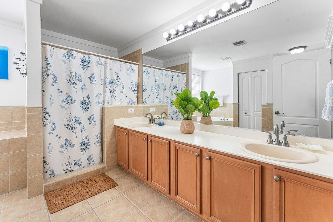 For Sale: $749,900 (4 beds, 3 baths, 3033 Square Feet)