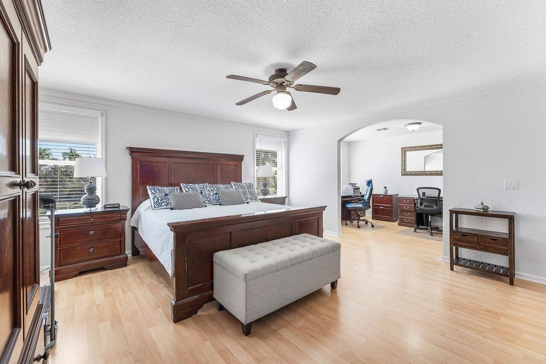 For Sale: $749,900 (4 beds, 3 baths, 3033 Square Feet)