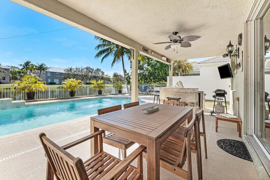 For Sale: $749,900 (4 beds, 3 baths, 3033 Square Feet)