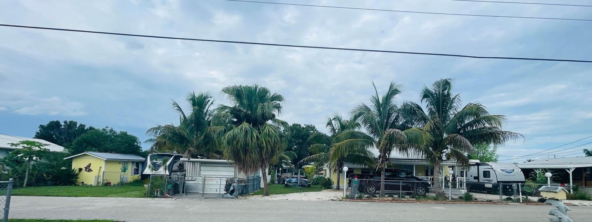 For Sale: $279,900 (2 beds, 2 baths, 1577 Square Feet)