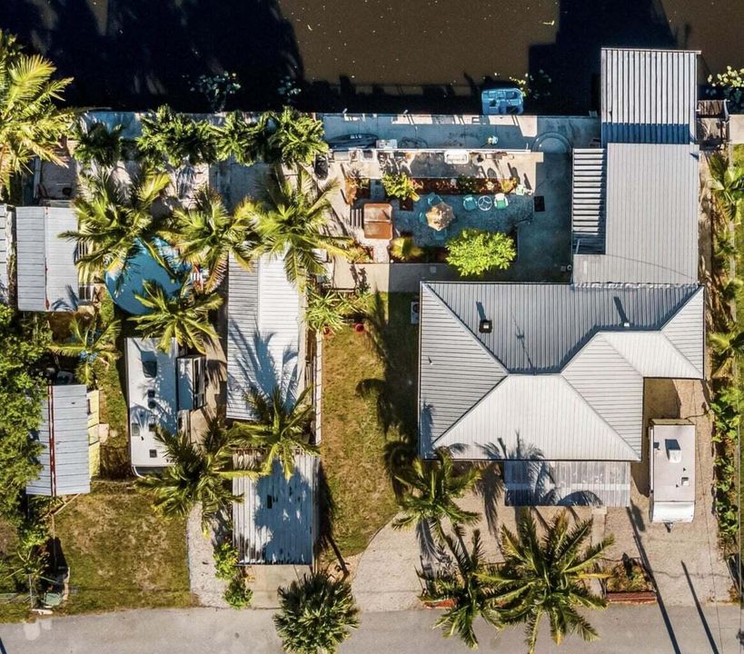 For Sale: $279,900 (2 beds, 2 baths, 1577 Square Feet)