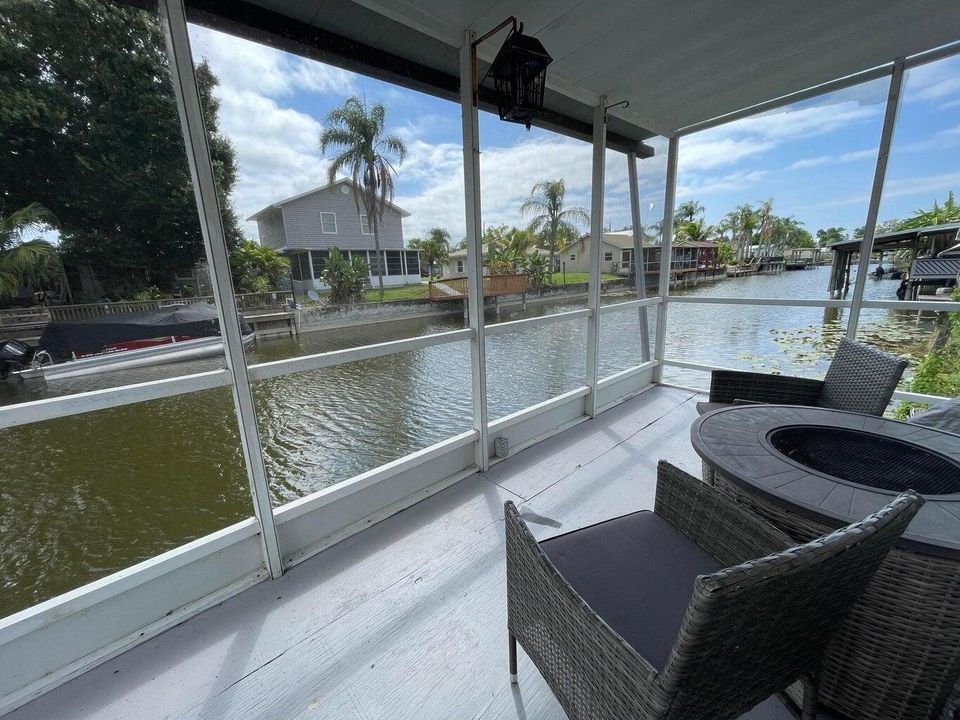 For Sale: $279,900 (2 beds, 2 baths, 1577 Square Feet)