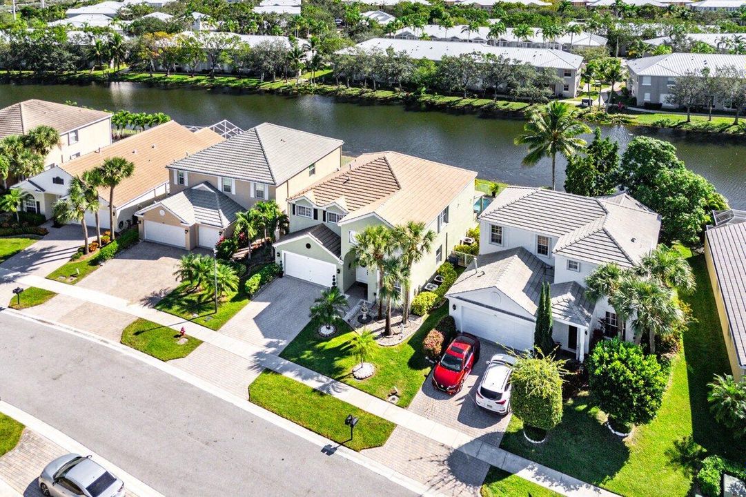 For Sale: $749,900 (4 beds, 3 baths, 3033 Square Feet)