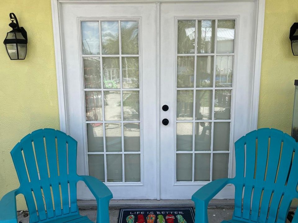 For Sale: $279,900 (2 beds, 2 baths, 1577 Square Feet)