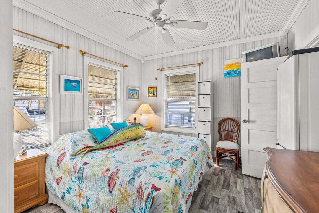 For Sale: $279,900 (2 beds, 2 baths, 1577 Square Feet)