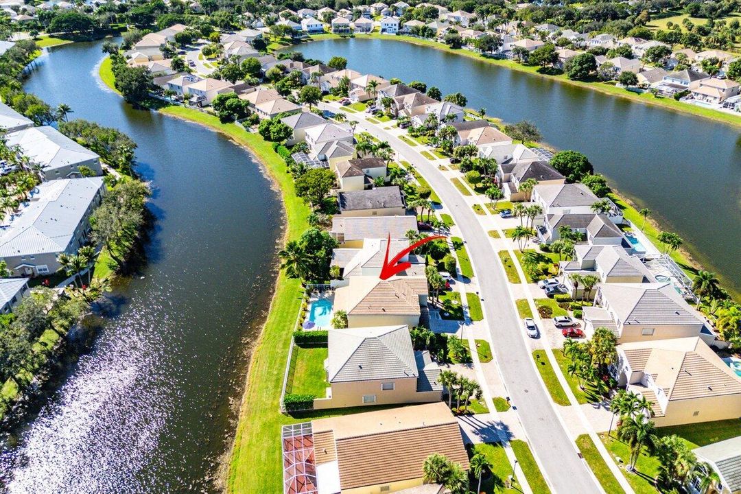 For Sale: $749,900 (4 beds, 3 baths, 3033 Square Feet)