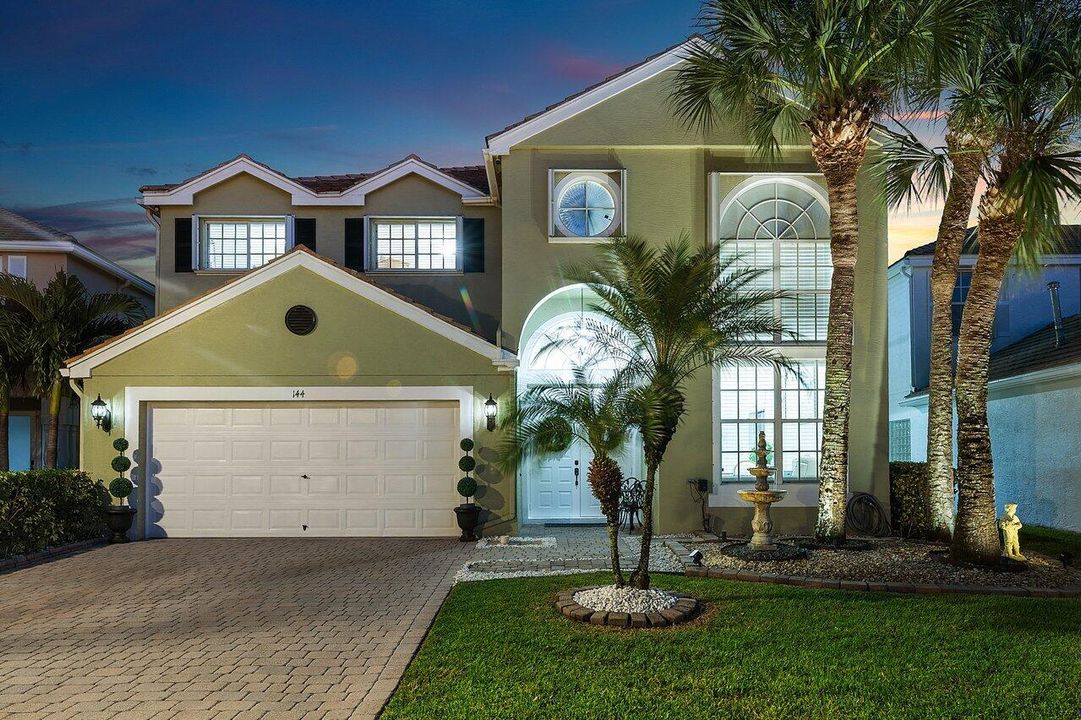 For Sale: $749,900 (4 beds, 3 baths, 3033 Square Feet)