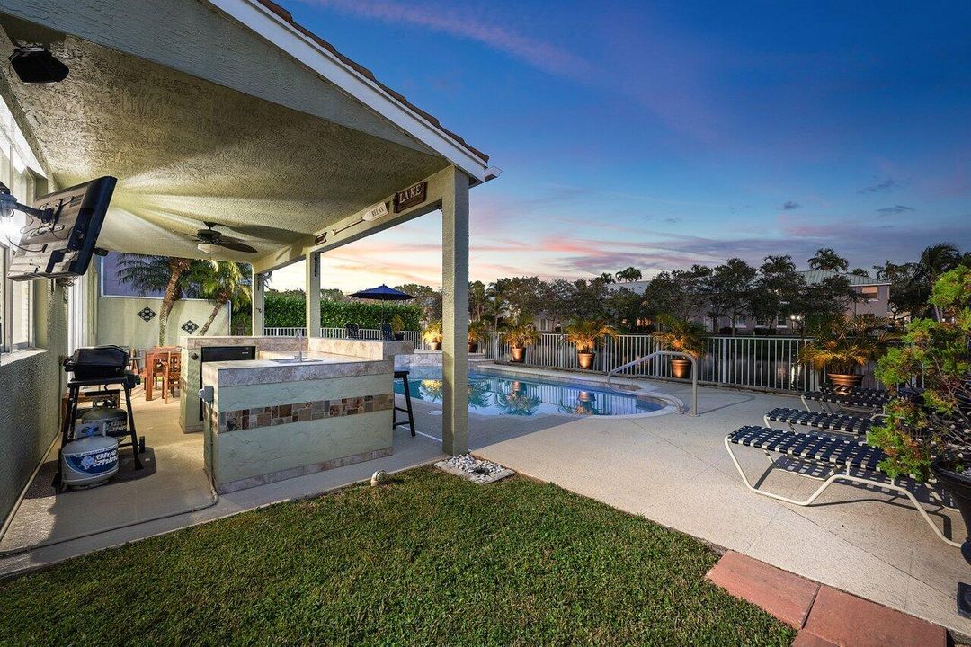 For Sale: $749,900 (4 beds, 3 baths, 3033 Square Feet)