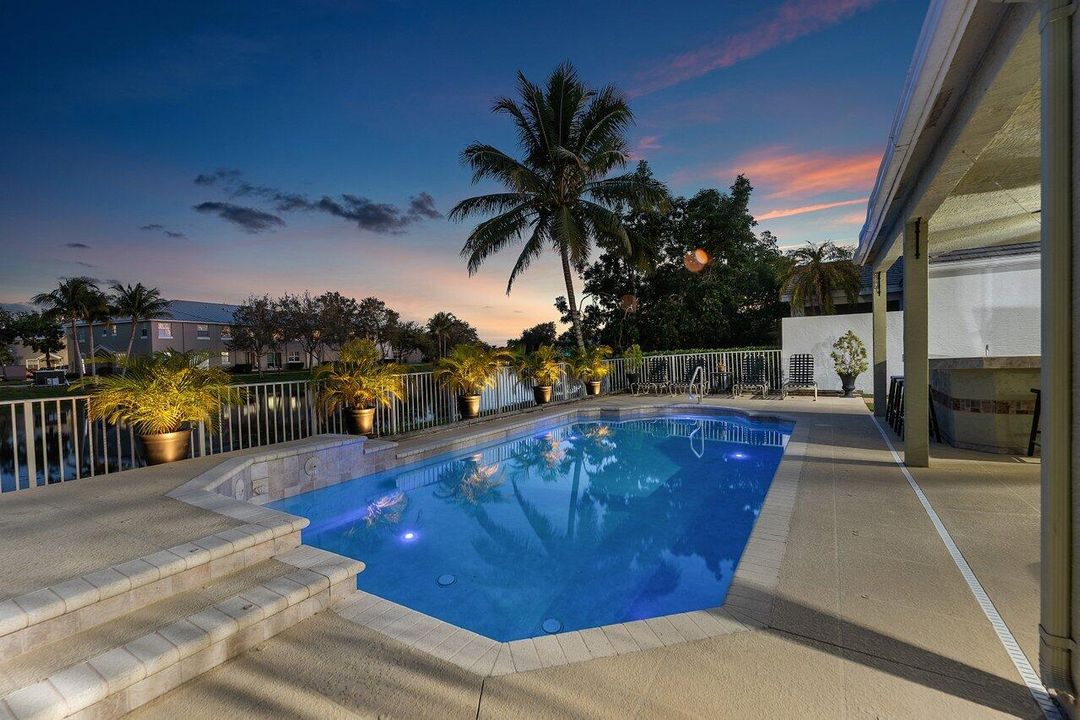 For Sale: $749,900 (4 beds, 3 baths, 3033 Square Feet)