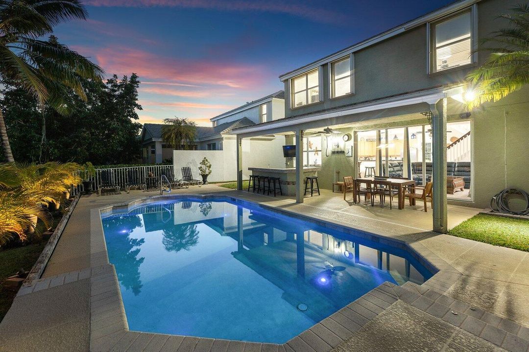 For Sale: $749,900 (4 beds, 3 baths, 3033 Square Feet)