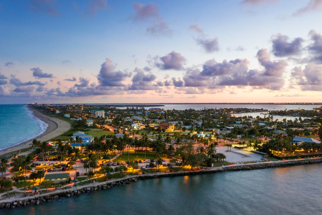 For Sale: $375,000 (1 beds, 2 baths, 1694 Square Feet)