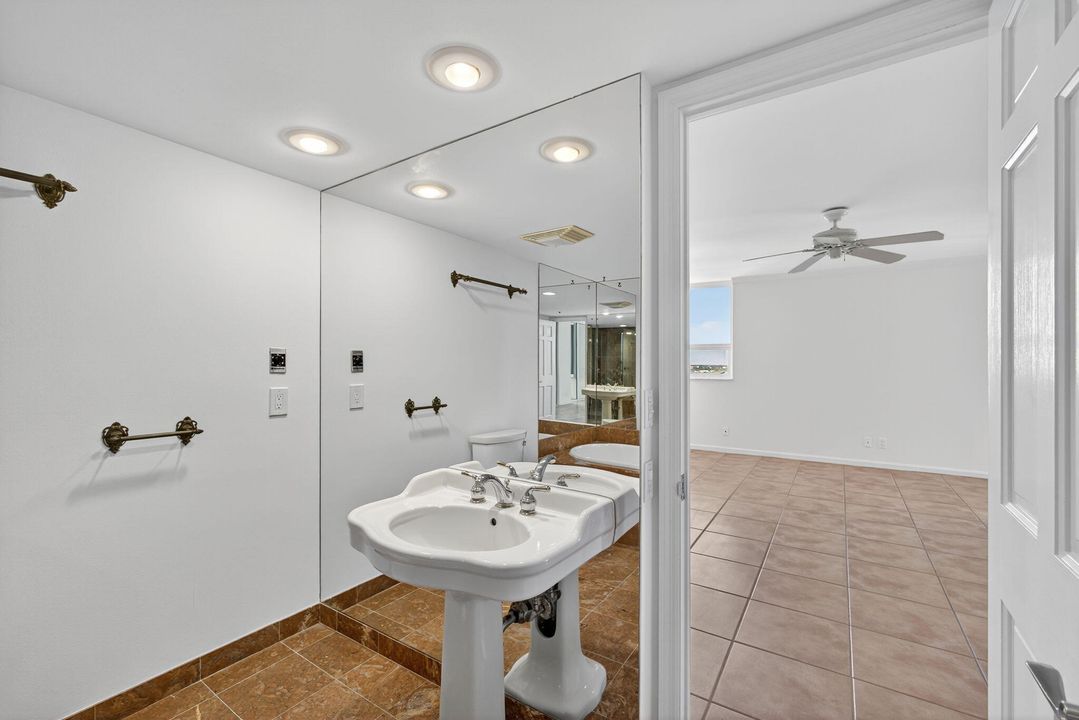 En Venta: $725,000 (2 camas, 2 baños, 1668 Pies cuadrados)