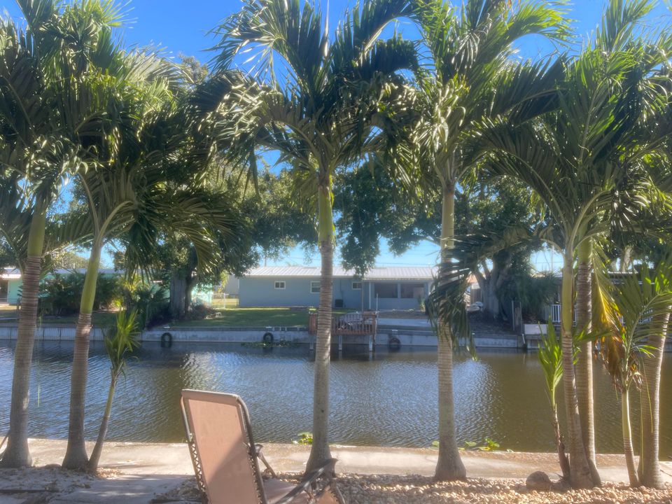 For Sale: $279,900 (2 beds, 2 baths, 1577 Square Feet)