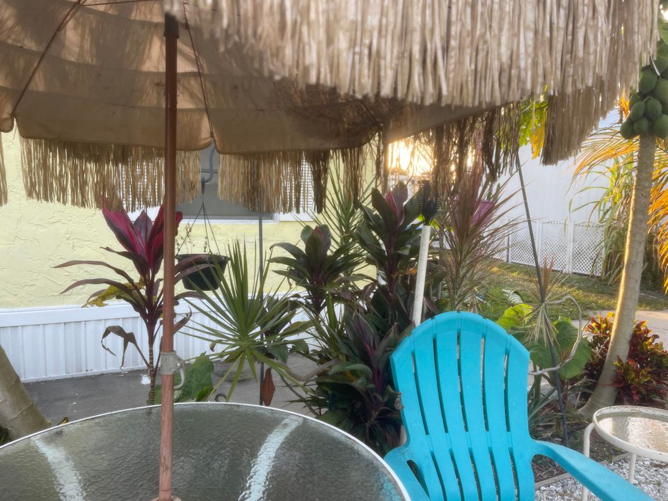 For Sale: $279,900 (2 beds, 2 baths, 1577 Square Feet)