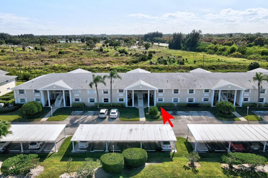 For Sale: $215,900 (2 beds, 2 baths, 1200 Square Feet)