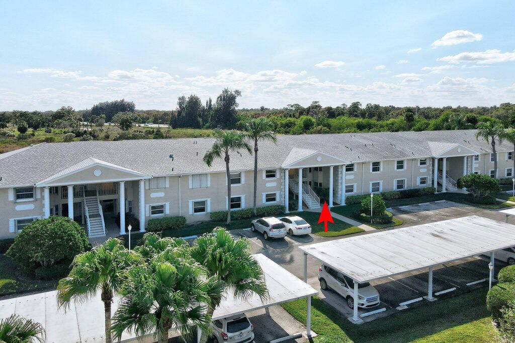 For Sale: $215,900 (2 beds, 2 baths, 1200 Square Feet)