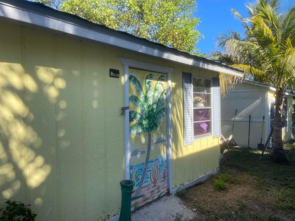 For Sale: $279,900 (2 beds, 2 baths, 1577 Square Feet)