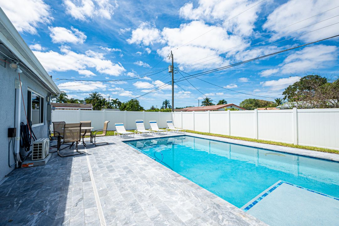 待售: $825,000 (3 贝兹, 2 浴室, 1719 平方英尺)