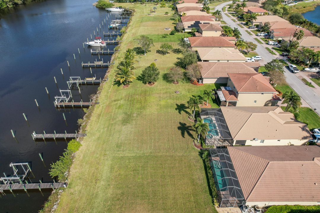 For Sale: $749,900 (4 beds, 2 baths, 2100 Square Feet)