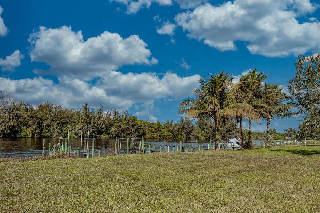 For Sale: $749,900 (4 beds, 2 baths, 2100 Square Feet)