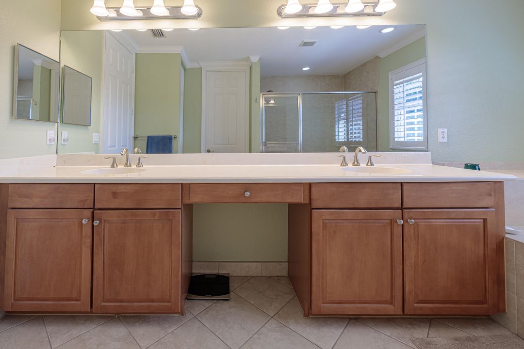 For Sale: $749,900 (4 beds, 2 baths, 2100 Square Feet)