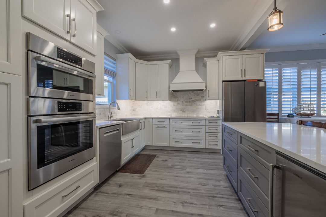 For Sale: $749,900 (4 beds, 2 baths, 2100 Square Feet)