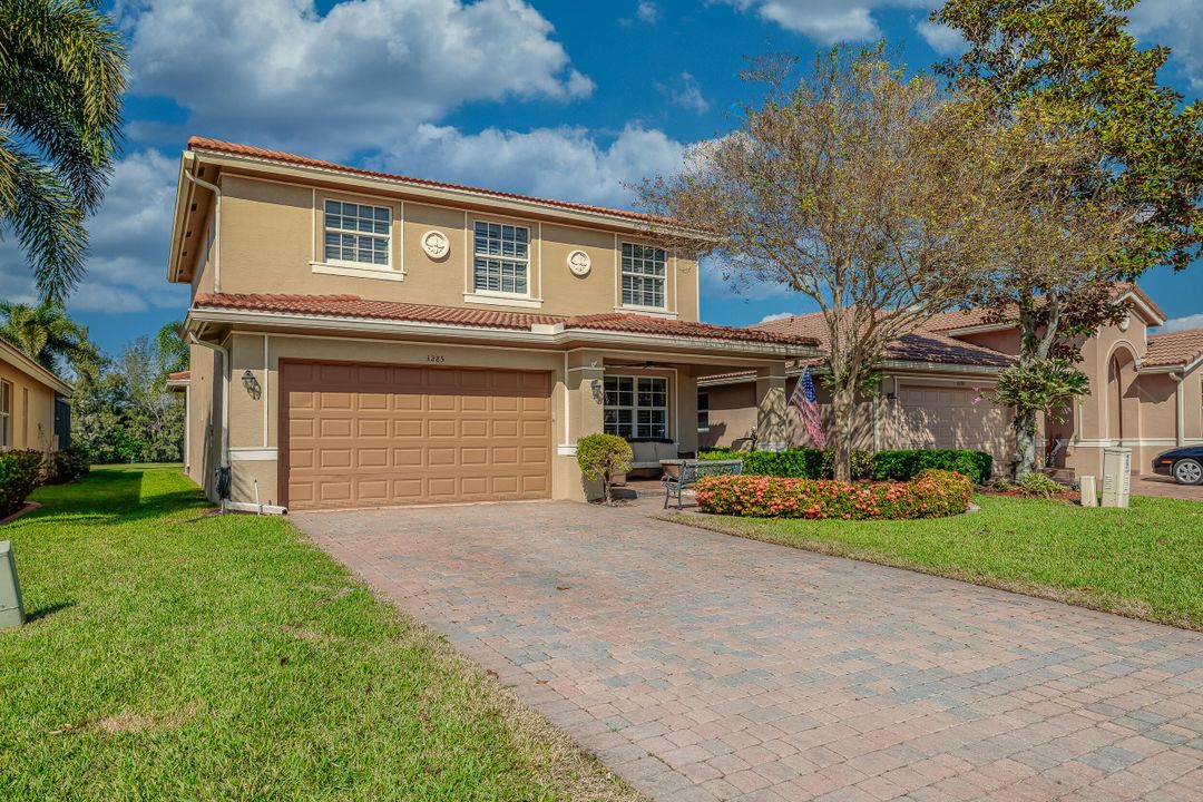 For Sale: $749,900 (4 beds, 2 baths, 2100 Square Feet)