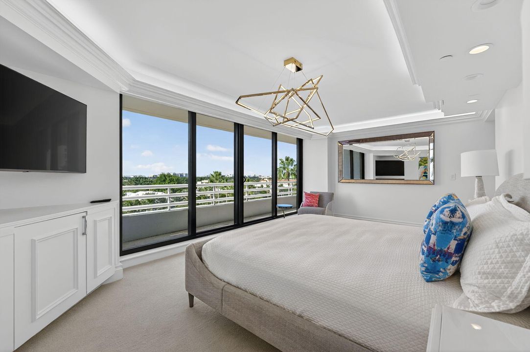 For Sale: $3,750,000 (3 beds, 3 baths, 2792 Square Feet)