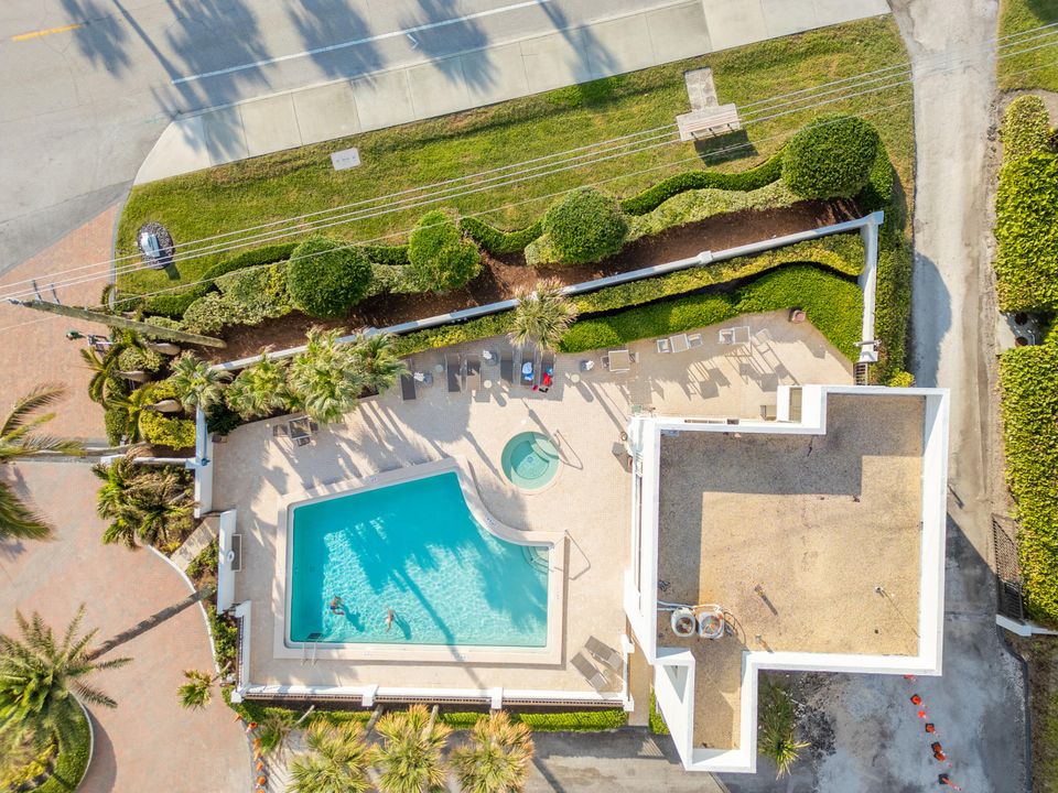 For Sale: $2,399,950 (3 beds, 2 baths, 2554 Square Feet)