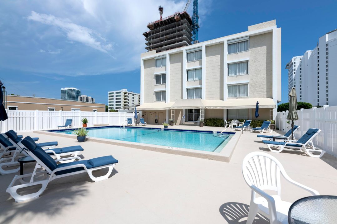 For Rent: $2,600 (1 beds, 1 baths, 673 Square Feet)