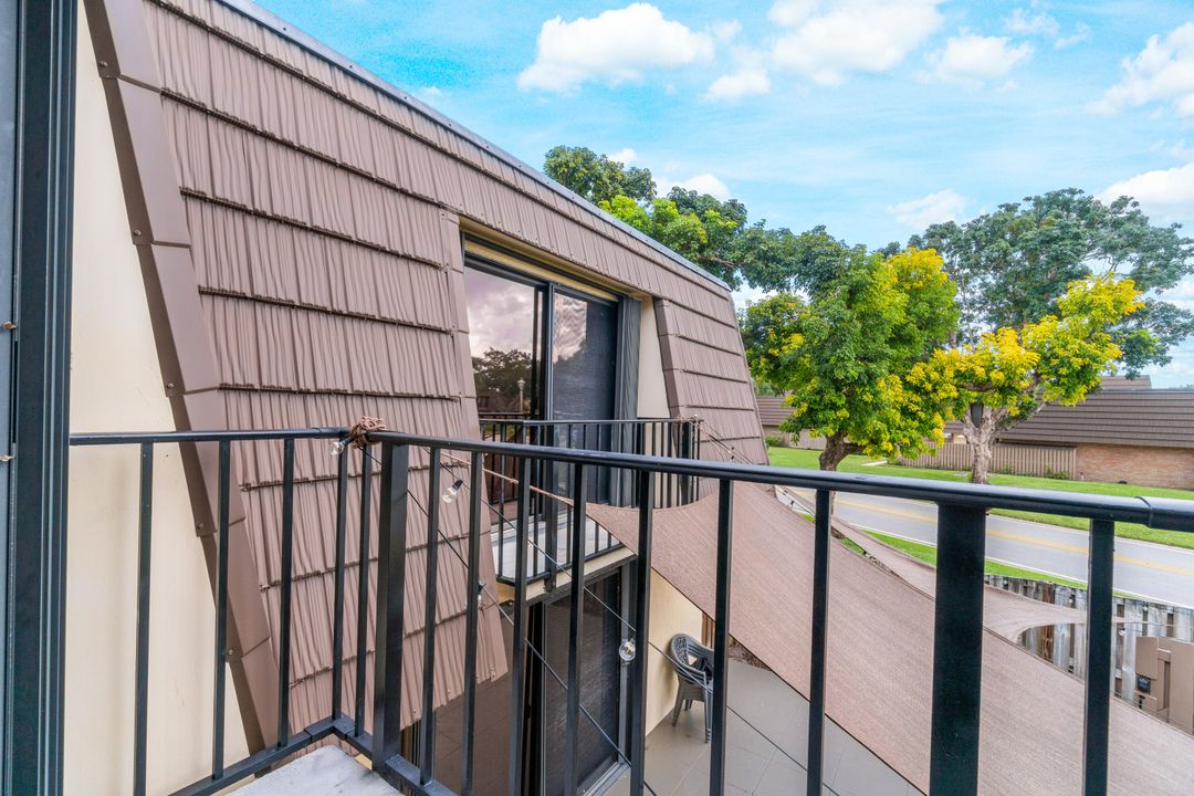 For Rent: $2,700 (2 beds, 2 baths, 1236 Square Feet)