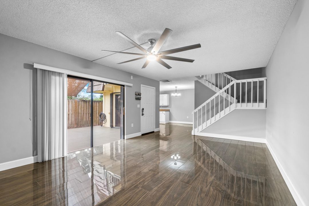 For Rent: $2,700 (2 beds, 2 baths, 1236 Square Feet)