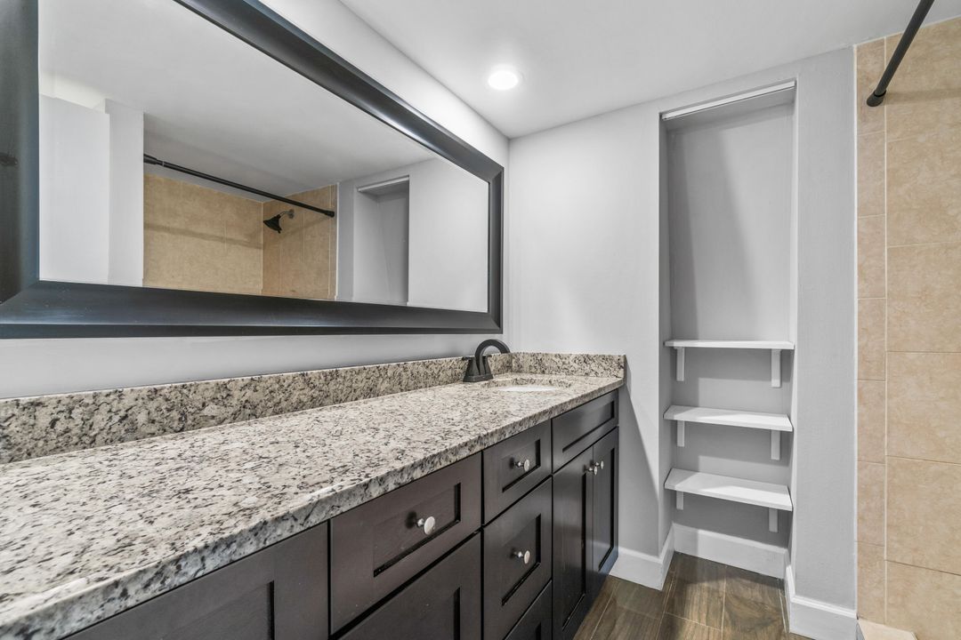 For Rent: $2,700 (2 beds, 2 baths, 1236 Square Feet)