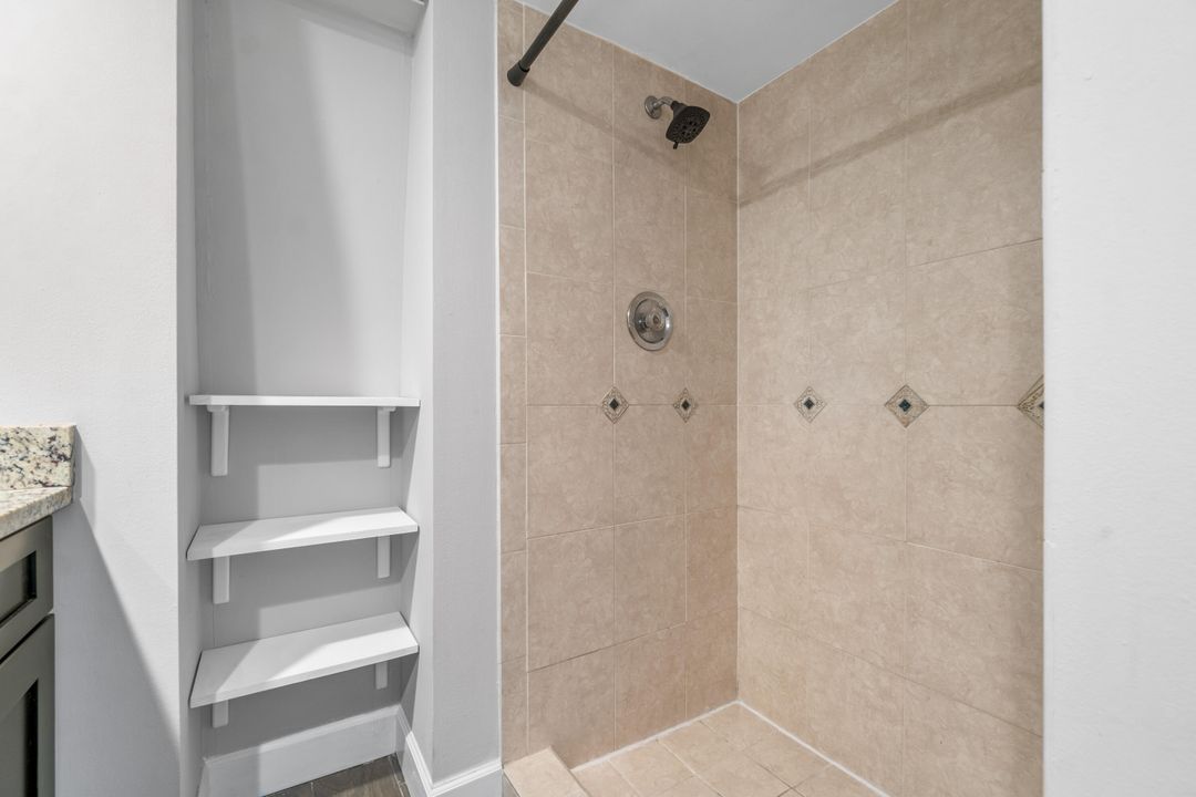 For Rent: $2,700 (2 beds, 2 baths, 1236 Square Feet)