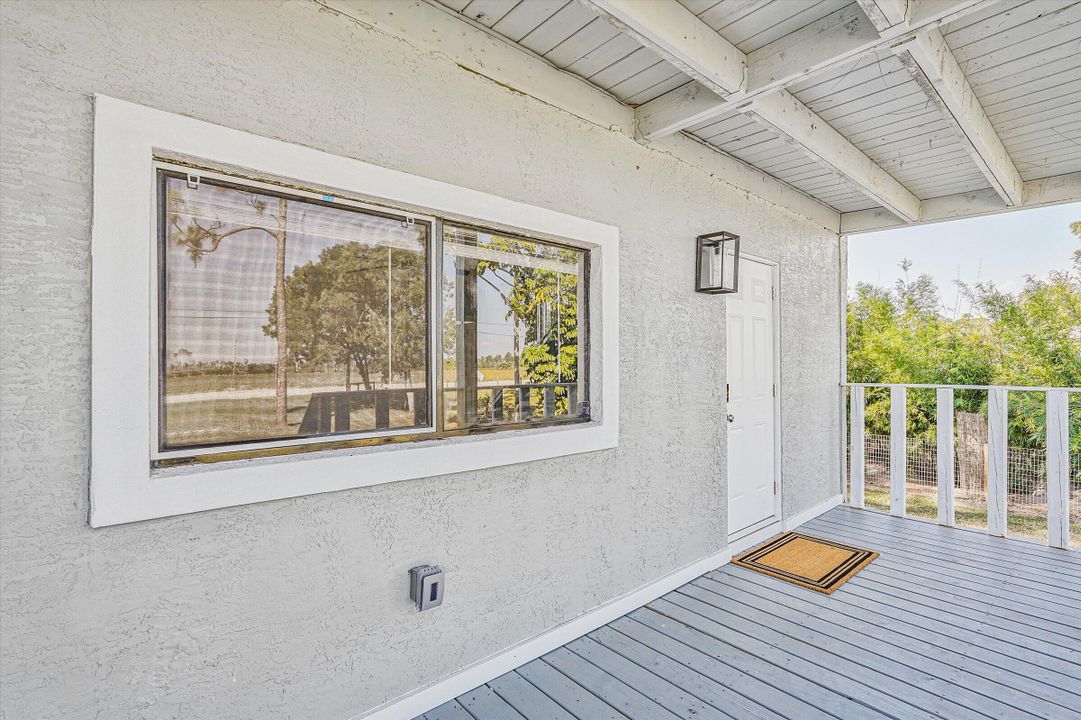 For Sale: $529,000 (3 beds, 2 baths, 1392 Square Feet)