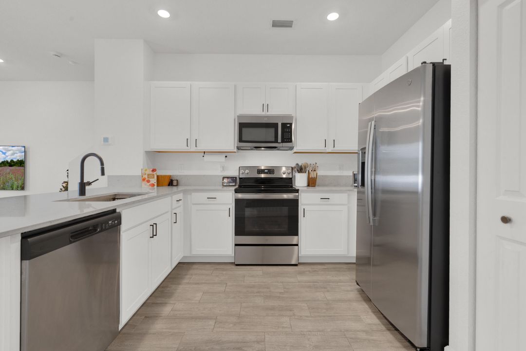 待售: $565,000 (4 贝兹, 2 浴室, 1750 平方英尺)