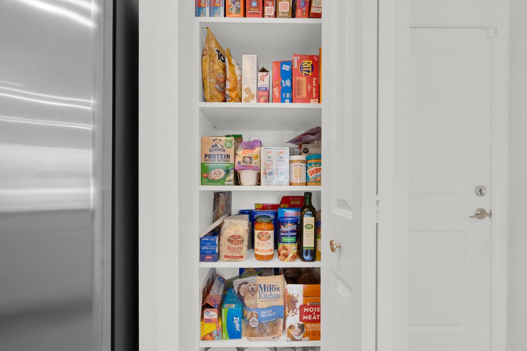 待售: $565,000 (4 贝兹, 2 浴室, 1750 平方英尺)