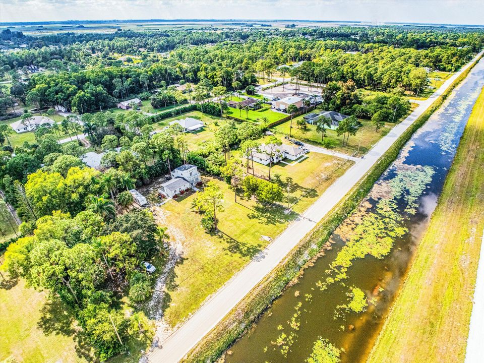 For Sale: $529,000 (3 beds, 2 baths, 1392 Square Feet)