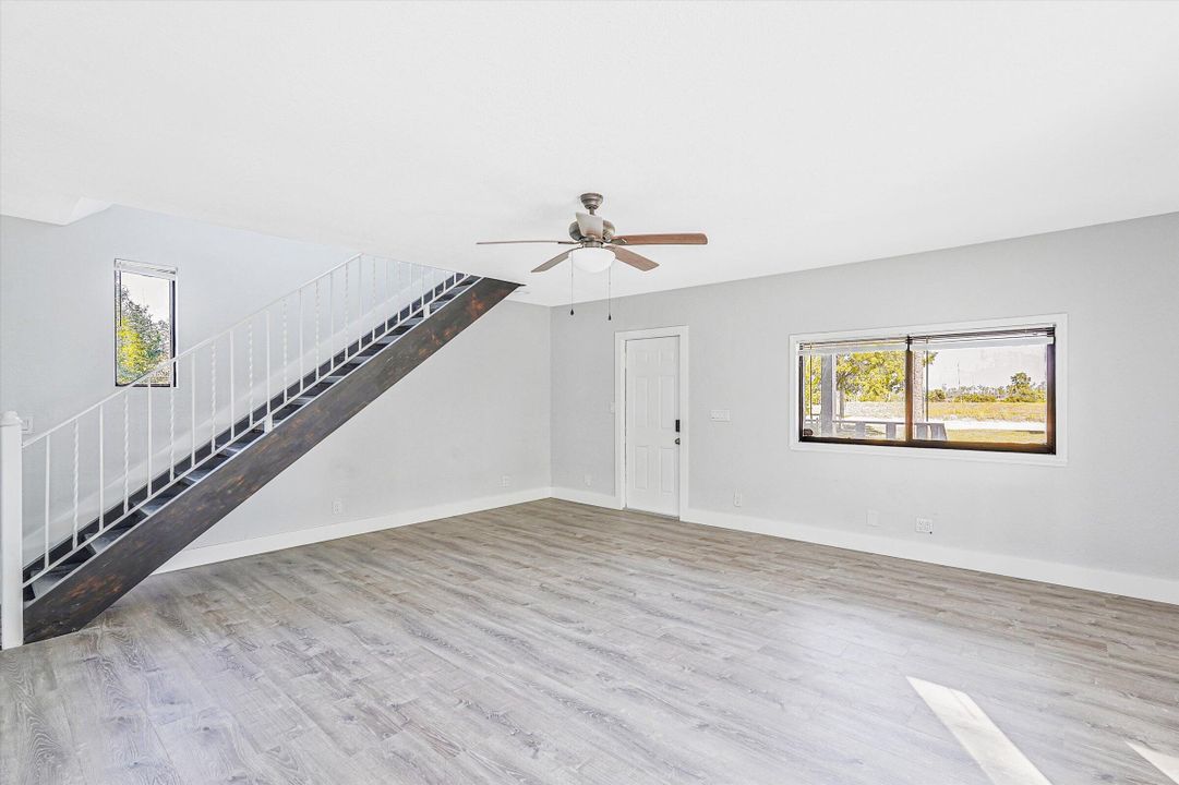 For Sale: $529,000 (3 beds, 2 baths, 1392 Square Feet)