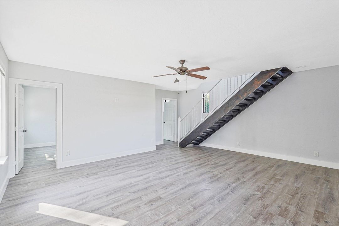 For Sale: $529,000 (3 beds, 2 baths, 1392 Square Feet)